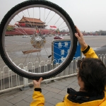 Zippy's wheel sees sites of Beijing.